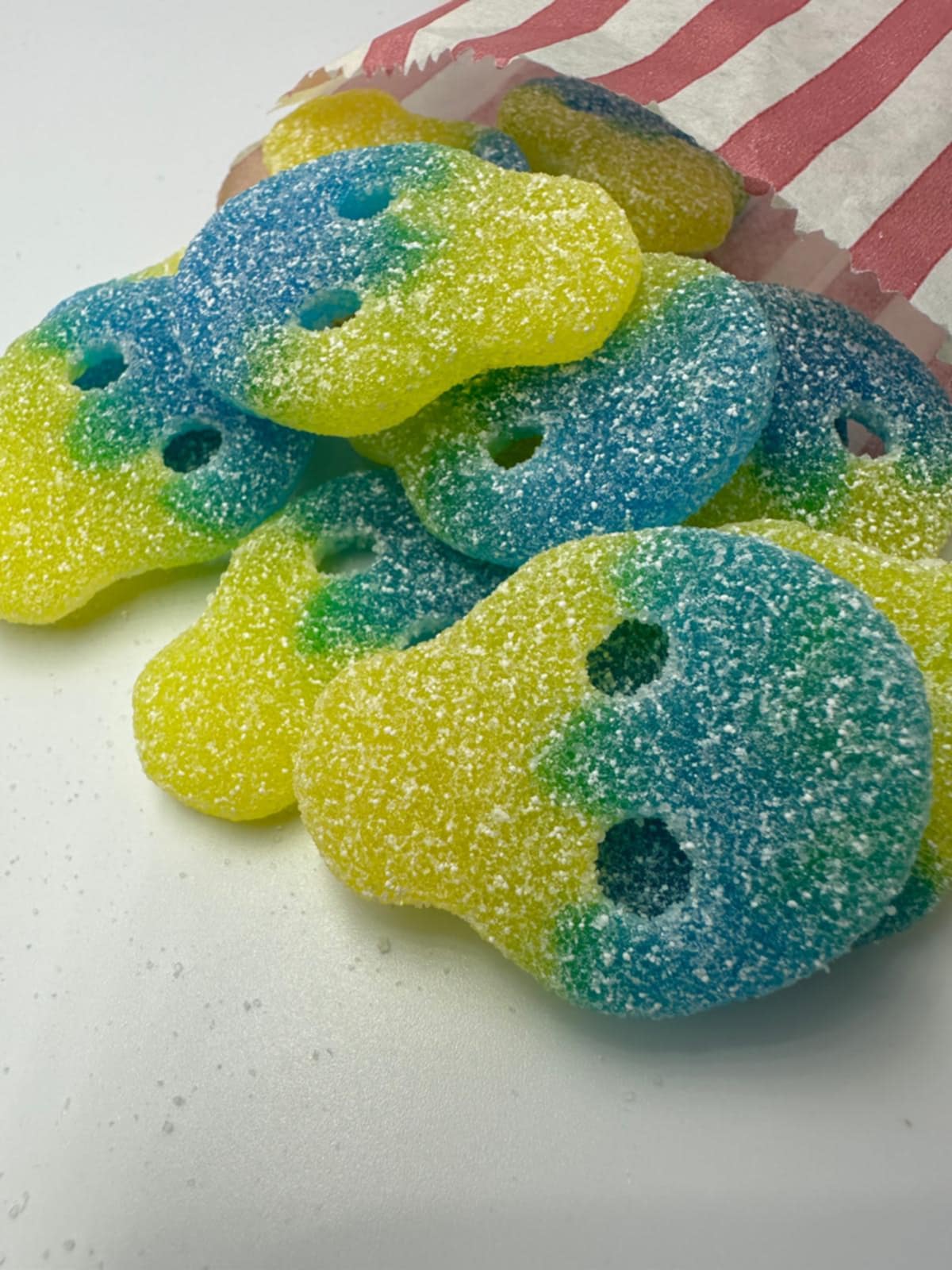 Vegan Lemon & Blue Raspberry Skulls (100G Portion)