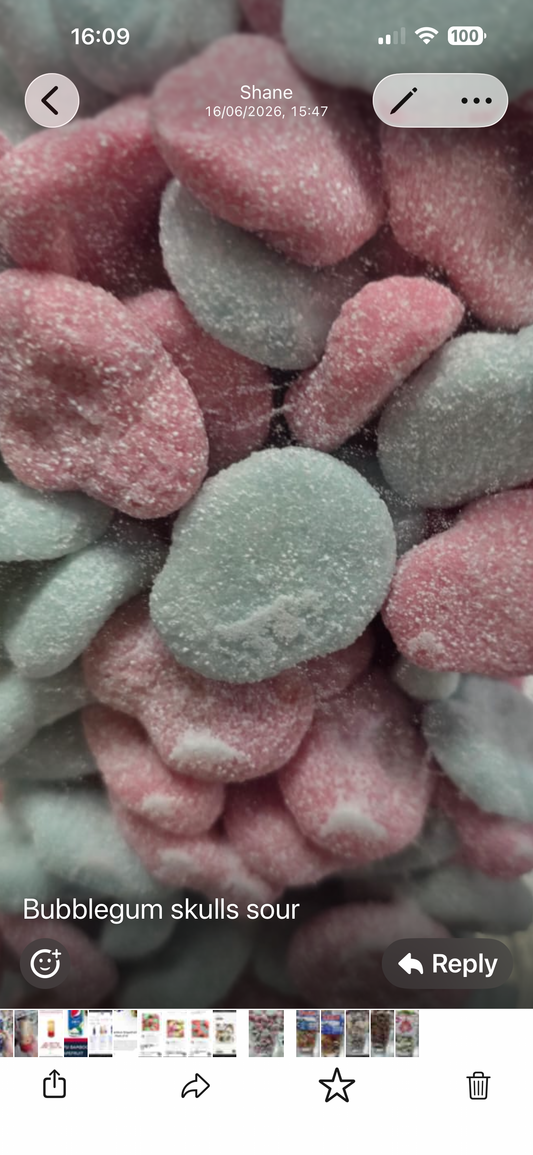Bubblegum sour mini skulls 100g