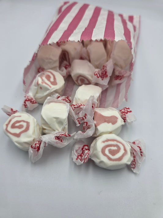 Salt Water Taffy Red Velvet Cake (100G) USA